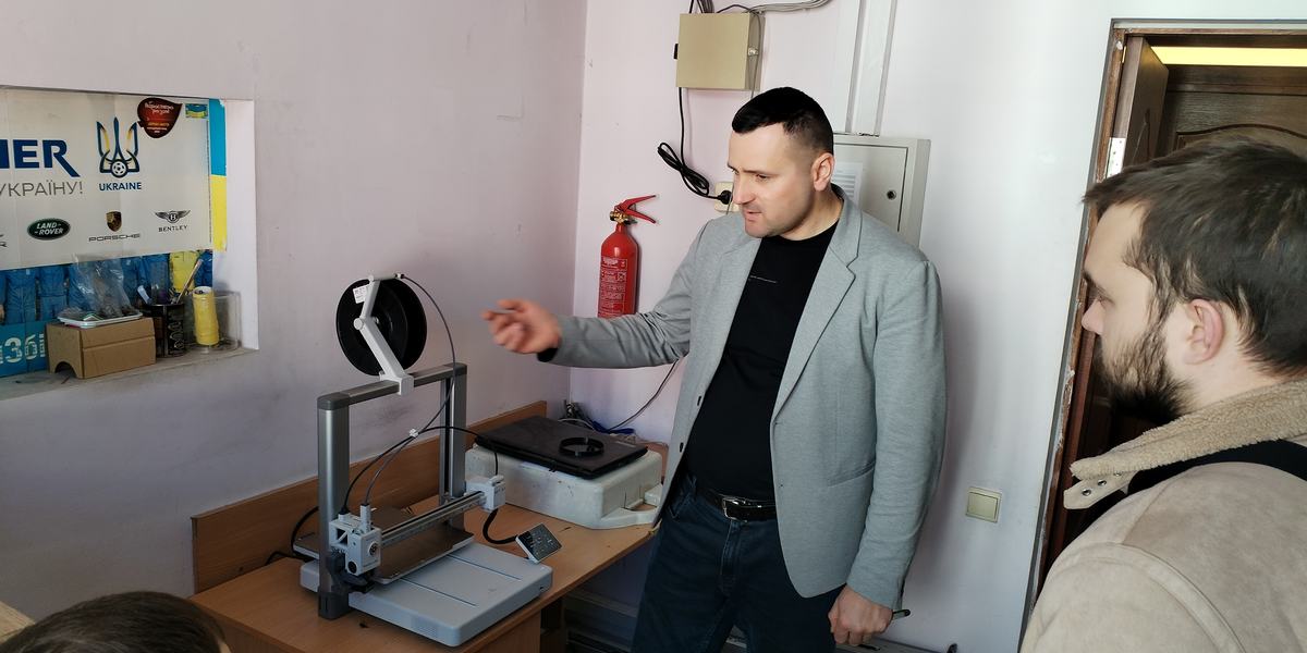 Заняття зі студентами в лабораторії 3D-друку